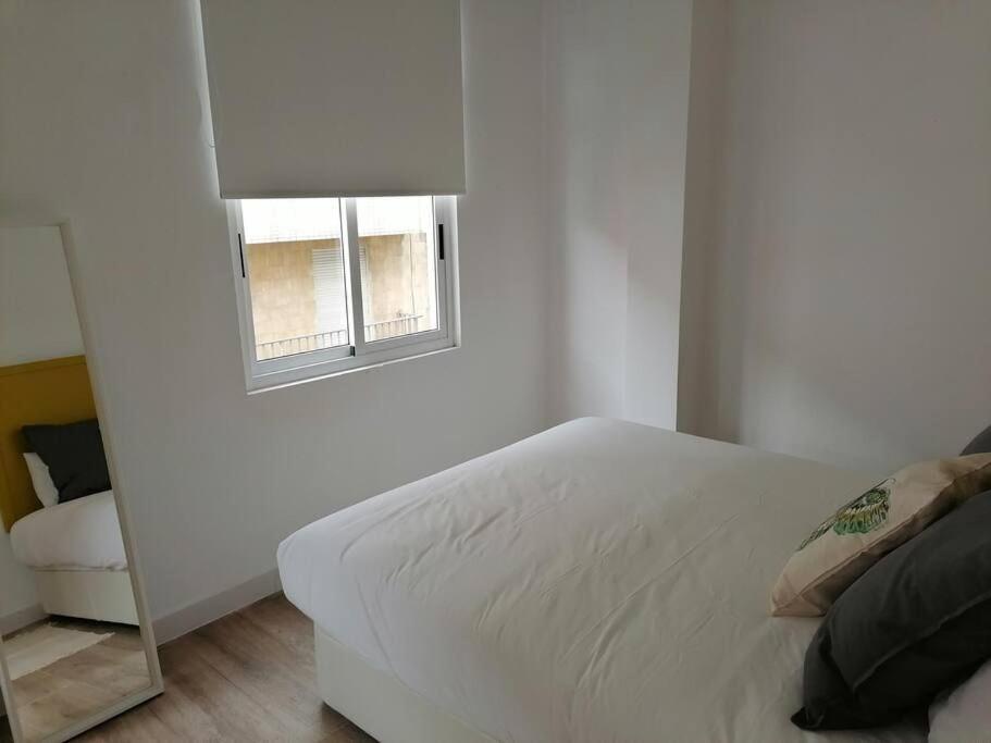 Apartamento Completamente Equipado Centro Ferrol Exterior photo
